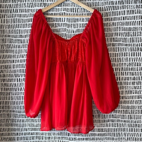 Sexy renaissance Red Off-Shoulder Blouse - Picture 7 of 13